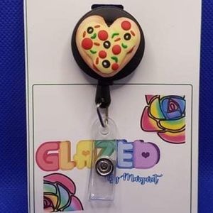 🆕Badge Reel 🛍🤩Free Shipping ✈️💌for bundle of 3 items and up📦